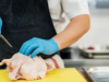 Contaminación bacteriana en el pollo y su riesgo para la salud humana