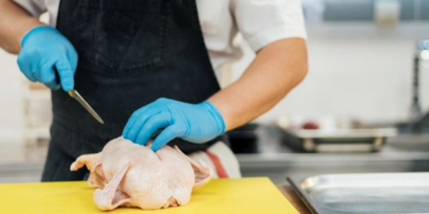 Contaminación bacteriana en el pollo y su riesgo para la salud humana